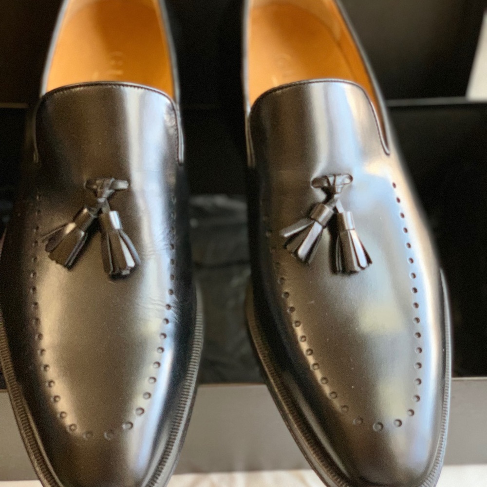 NEVER BEEN WORN MENS GUCCI SHOE